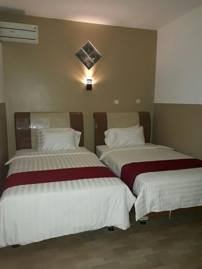 The New Orlinds Guest House Wonosari Luaran gambar